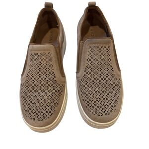 Vionic Slip‎ On Sneakers Perforated Comfort Casual Shoes Women's Size 8